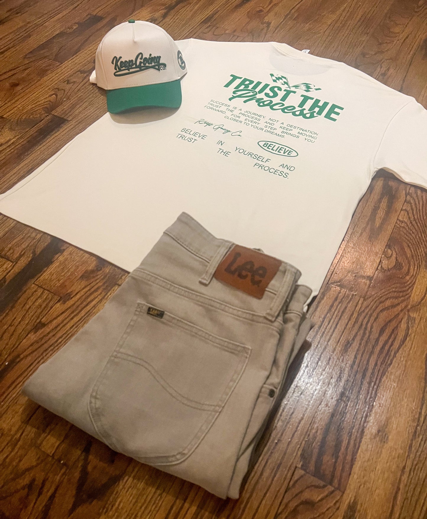 Natural/Kelly Green: “Trust the Process” HEAVYWEIGHT TEE